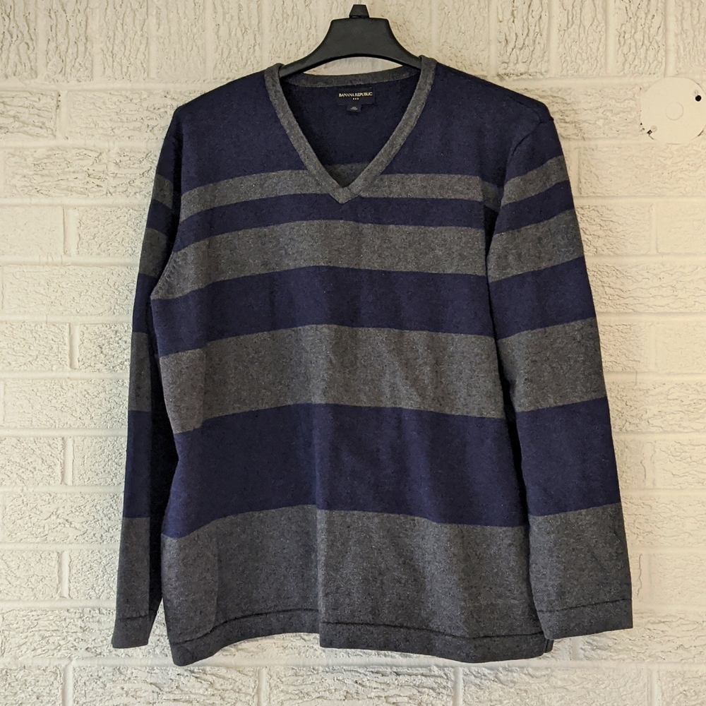 Men's Striped v-neck Sweater